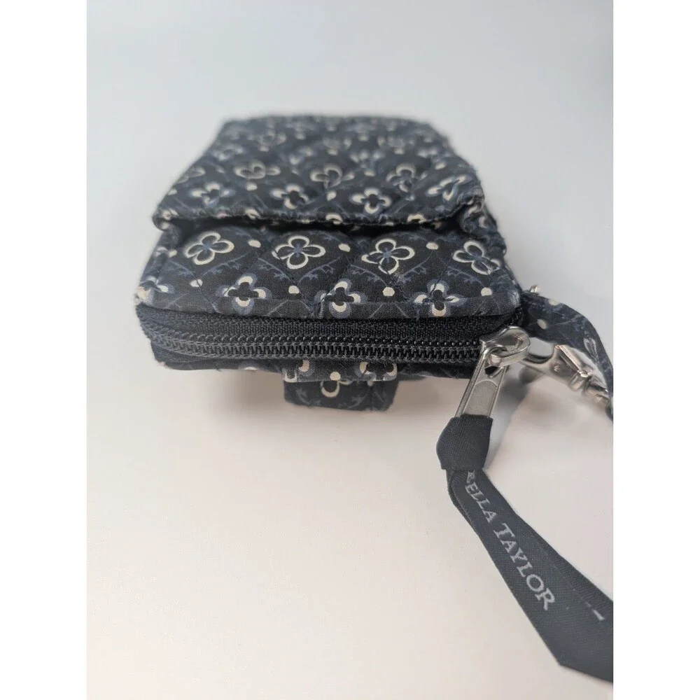 Bella Taylor Quilted Wristlet Wallet Navy Floral Cotton Zipper Snap 6x3.5